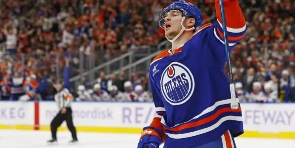 Подколзин об ажиотаже к хоккею в Эдмонтоне: это не Торонто, ничего crazy нет Подколзин об ажиотаже к хоккею в Эдмонтоне: это не Торонто, ничего crazy нет