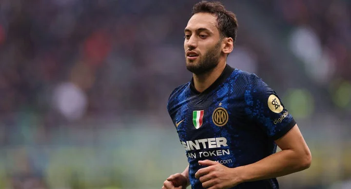 Чалханоглу о Саудовской Аравии: «Было предложение, но я люблю «Интер», я переродился тут и хотел остаться» Чалханоглу о Саудовской Аравии: «Было предложение, но я люблю «Интер», я переродился тут и хотел остаться»