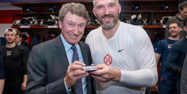 Крестный отец Овечкина рассказал, когда поверил в падение рекорда Гретцки Крестный отец Овечкина рассказал, когда поверил в падение рекорда Гретцки