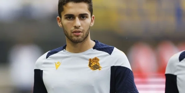 Непомнящий: Захаряну надо было поиграть в Португалии или Нидерландах, но не в Испании Непомнящий: Захаряну надо было поиграть в Португалии или Нидерландах, но не в Испании