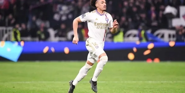 Адриэлсон, которым интересовался ЦСКА, прибыл в Брюссель для перехода в «Андерлехт» Адриэлсон, которым интересовался ЦСКА, прибыл в Брюссель для перехода в «Андерлехт»