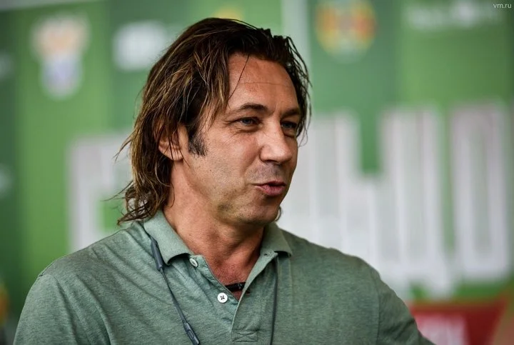 Александр Мостовой: «Мое самое большое желание – оставаться в футболе. Если это будет в моей стране, тем лучше, а если в Испании, то я тоже буду рад» Александр Мостовой: «Мое самое большое желание – оставаться в футболе. Если это будет в моей стране, тем лучше, а если в Испании, то я тоже буду рад»