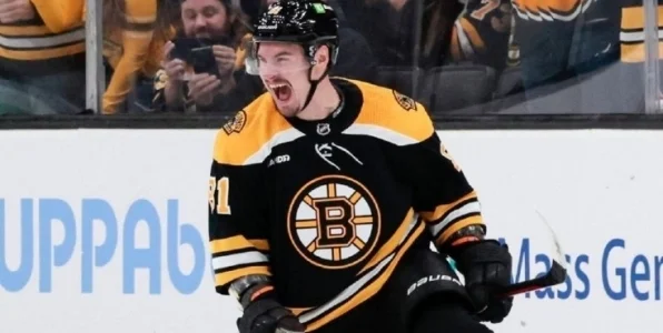 Орлов сделал ассист на победный гол в матче с «Бостоном» Орлов сделал ассист на победный гол в матче с «Бостоном»