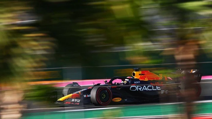 Ферстаппен выиграл Гран-при Формулы-1 в Имоле Ферстаппен выиграл Гран-при Формулы-1 в Имоле