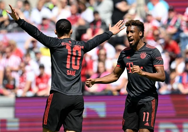 «Бавария» стала чемпионом в 11 раз подряд, опередив «Боруссию» Дортмунд в последнем туре «Бавария» стала чемпионом в 11 раз подряд, опередив «Боруссию» Дортмунд в последнем туре