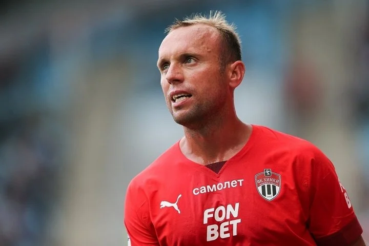 Денис Глушаков: «В Европе больше доверия к ветеранам, там не смотрят в паспорт футболиста» Денис Глушаков: «В Европе больше доверия к ветеранам, там не смотрят в паспорт футболиста»