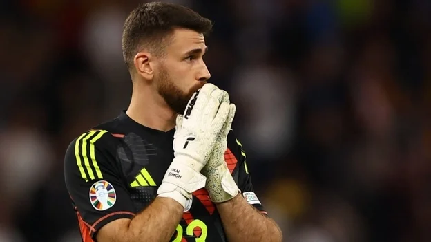 Симон пропустит до пяти месяцев из-за операции на запястье Симон пропустит до пяти месяцев из-за операции на запястье