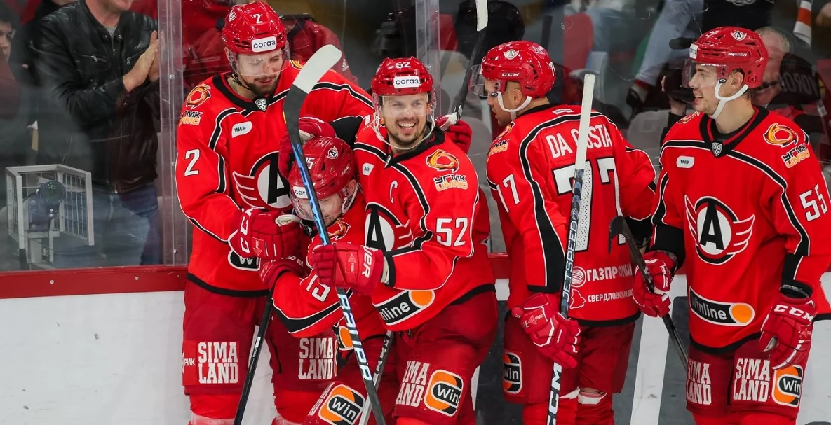 «Автомобилист» обыграл «Ак Барс» и повел 2-0 в серии «Автомобилист» обыграл «Ак Барс» и повел 2-0 в серии