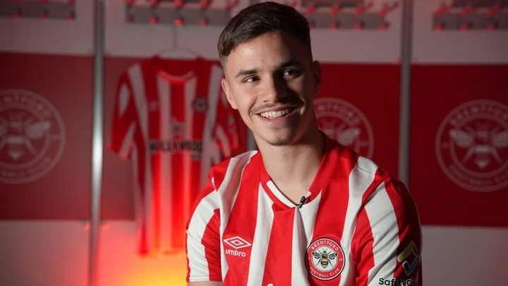 «Брентфорд» подписал контракт с сыном Дэвида Бекхэма «Брентфорд» подписал контракт с сыном Дэвида Бекхэма