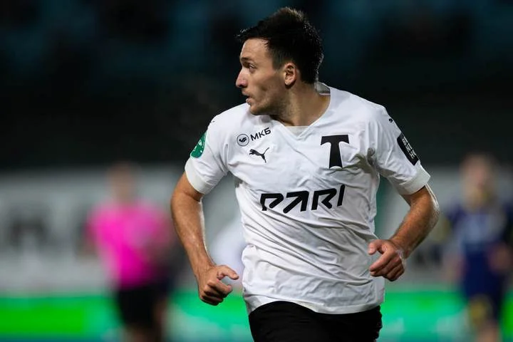 Давид Караев: «Торпедо» должно играть в РПЛ. Привыкаем к требованиям Клотета, ставим «футбол низом» Давид Караев: «Торпедо» должно играть в РПЛ. Привыкаем к требованиям Клотета, ставим «футбол низом»