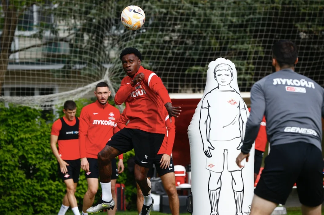 Гендиректор дубайского «Юнайтеда» о дебюте Промеса: «В раздевалке он лидер и большая помощь!» Гендиректор дубайского «Юнайтеда» о дебюте Промеса: «В раздевалке он лидер и большая помощь!»