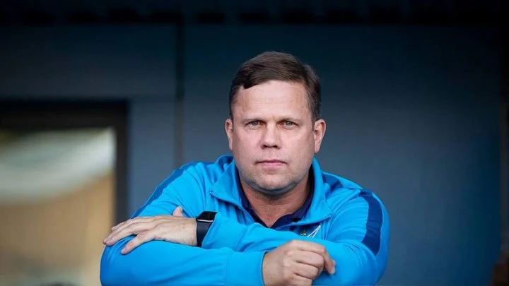 Владислав Радимов: «Зачем «Спартак» берет легионеров, которые не сильнее своих?! А потом начинаются разговоры – мол, трудно с «Зенитом» бороться» Владислав Радимов: «Зачем «Спартак» берет легионеров, которые не сильнее своих?! А потом начинаются разговоры – мол, трудно с «Зенитом» бороться»