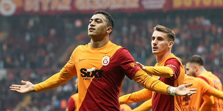 «Галатасарай» в 23 раз выиграл чемпионат Турции «Галатасарай» в 23 раз выиграл чемпионат Турции