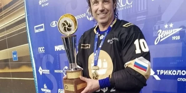 Мостовой о трансферах «Зенита» и «Спартака»: две самые дорогие команды России всё и купили Мостовой о трансферах «Зенита» и «Спартака»: две самые дорогие команды России всё и купили