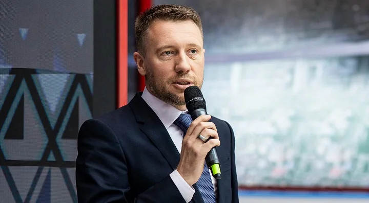 В России запускается Bandeja Amateur League –– любительская лига по паделу