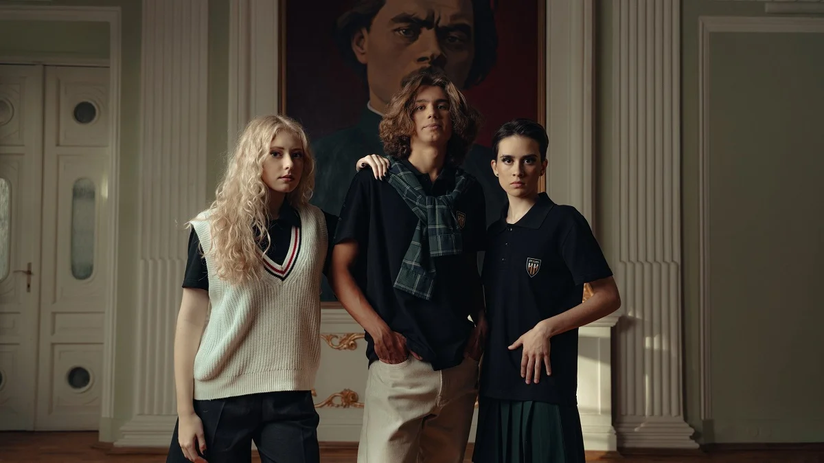 PARI и «Пари НН» выпустили мерч в честь 155-летия Максима Горького