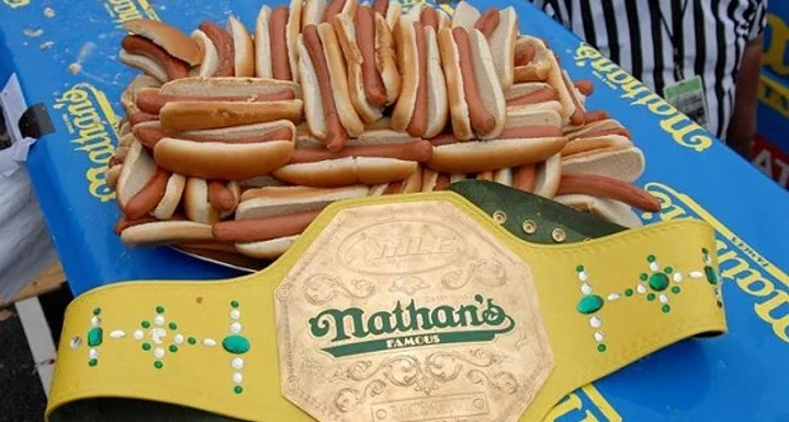 БК 1хСтавка: кто выиграет чемпионат по поеданию хот-догов БК 1хСтавка: кто выиграет чемпионат по поеданию хот-догов