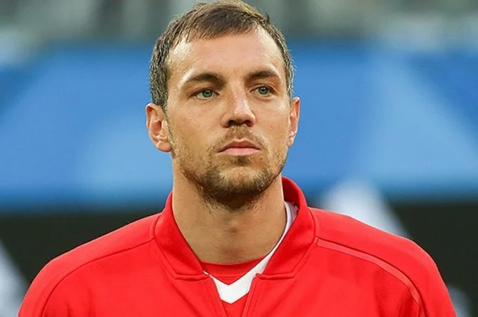 В каком клубе продолжит карьеру Артем Дзюба? В каком клубе продолжит карьеру Артем Дзюба?