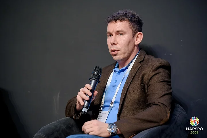 «Совместно с федерациями и клубами мы делаем спортивный продукт интереснее». Рустем Акмалов – о поддержке спорта «Совместно с федерациями и клубами мы делаем спортивный продукт интереснее». Рустем Акмалов – о поддержке спорта