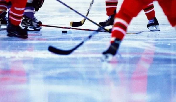 Звезды спорта сыграют с ютуб-блогерами на льду «Арктики»