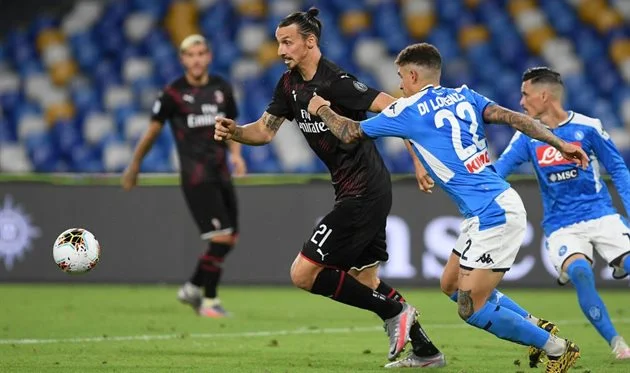 В матче «Наполи» - «Милан» букмекеры отдают предпочтение хозяевам поля В матче «Наполи» - «Милан» букмекеры отдают предпочтение хозяевам поля