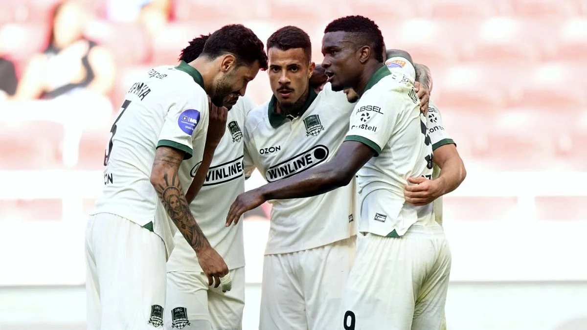 OLIMPBET: «Зенит» и «Краснодар» — фавориты на чемпионство в РПЛ