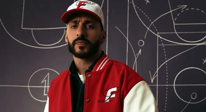 FONBET и L’One представили совместную коллекцию баскетбольного мерча