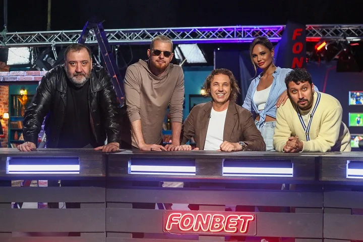 Александр Мостовой: на матче сборной переводил Зидану слова Карпина Александр Мостовой: на матче сборной переводил Зидану слова Карпина