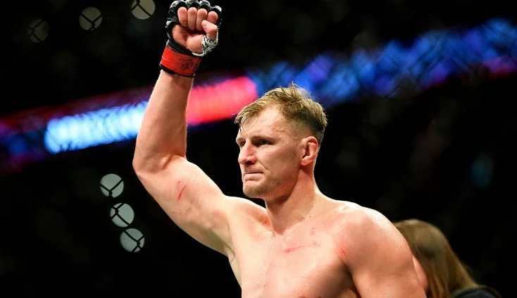 Какие шансы у Александра Волкова получить пояс в тяжелом весе в 2022 году