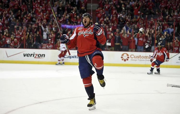 Какие сейчас у Овечкина шансы обойти Гретцки по забитым шайбам в НХЛ? Какие сейчас у Овечкина шансы обойти Гретцки по забитым шайбам в НХЛ?