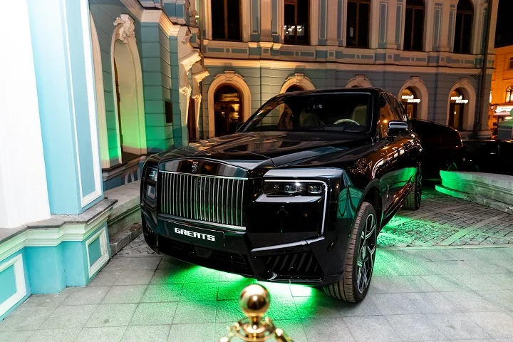 Лига Ставок разыграла самый дорогой алмаз в мире - Rolls-Royce Cullinan Лига Ставок разыграла самый дорогой алмаз в мире - Rolls-Royce Cullinan