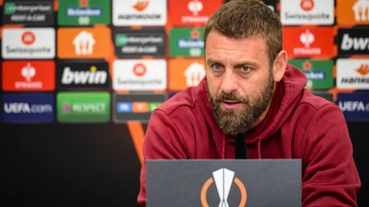 Даниэле де Росси: «Когда тебе удается приблизиться к чуду, зная, что никто еще не побеждал «Байер» в этом сезоне, очень больно пропускать автогол» Даниэле де Росси: «Когда тебе удается приблизиться к чуду, зная, что никто еще не побеждал «Байер» в этом сезоне, очень больно пропускать автогол»