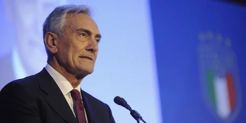 Президент Федерации футбола Италии хочет, чтобы Манчини остался в сборной после невыхода на ЧМ Президент Федерации футбола Италии хочет, чтобы Манчини остался в сборной после невыхода на ЧМ