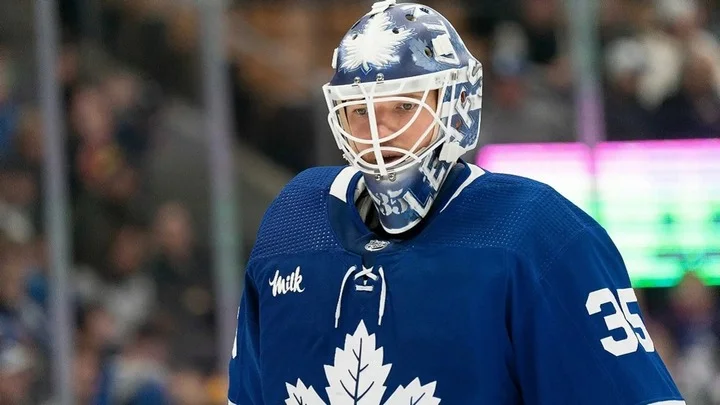 Илья Самсонов в первом периоде матча с «Тампой» отразил лишь одну шайбу из четырех Илья Самсонов в первом периоде матча с «Тампой» отразил лишь одну шайбу из четырех