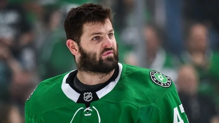 Вадим Шипачев: «Саша Радулов очень заряженный, постоянно в движении. Хороший хоккеист, тонизирует команду» Вадим Шипачев: «Саша Радулов очень заряженный, постоянно в движении. Хороший хоккеист, тонизирует команду»