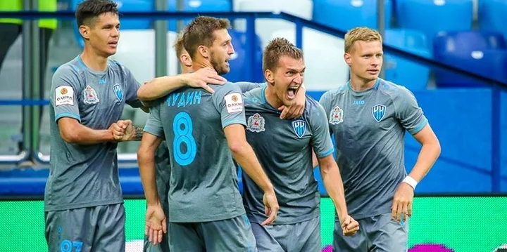 К перерыву «Нижний Новгород» обыгрывает «Ростов» со счетом 2:1 К перерыву «Нижний Новгород» обыгрывает «Ростов» со счетом 2:1