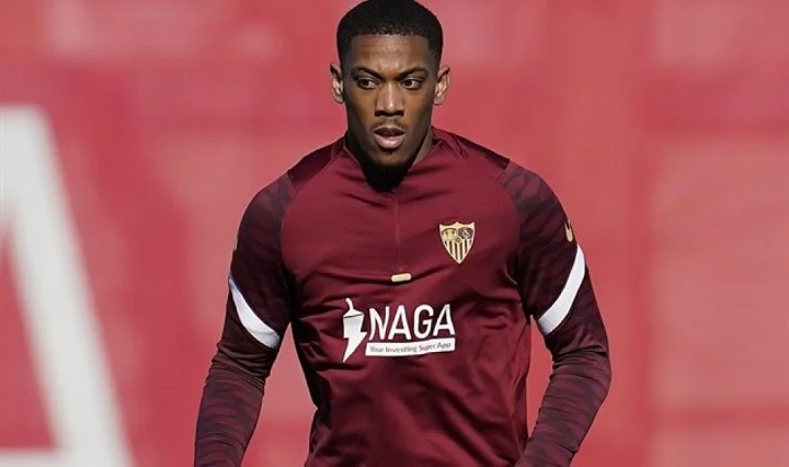 МЮ не хочет продавать Марсьяля летом