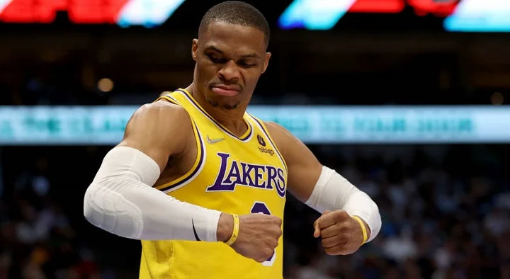 Расселл Уэстбрук о недовольстве болельщиков «Лейкерс»: «Я не обращаю внимание на эту толпу»