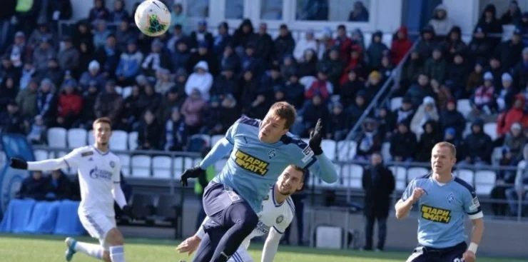 Взмахи кулаками Взмахи кулаками