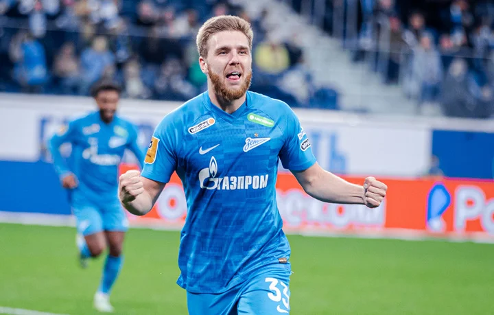 Иван Сергеев: «От ЦСКА было предложение, но я сказал, что останусь в «Крыльях». Я выбрал футбол» Иван Сергеев: «От ЦСКА было предложение, но я сказал, что останусь в «Крыльях». Я выбрал футбол»