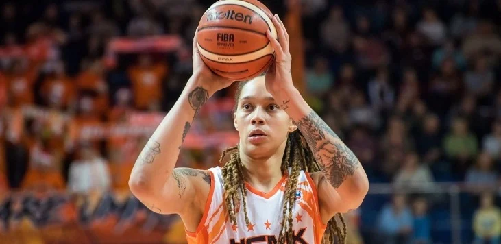 Деннис Родман не будет представлять власти США в поездке в Россию из-за дела Грайнер Деннис Родман не будет представлять власти США в поездке в Россию из-за дела Грайнер