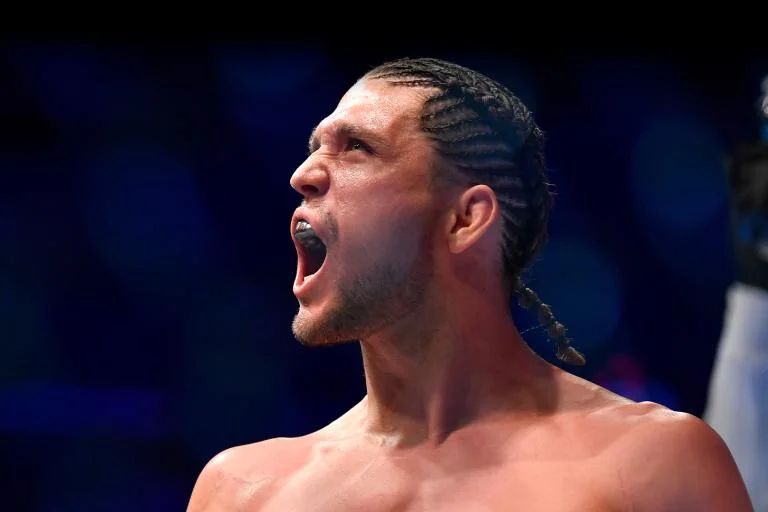 Родригес победил Ортегу техническим нокаутом