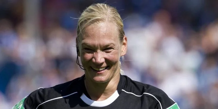 Женщины, дьяволы и футбол в Иране Женщины, дьяволы и футбол в Иране