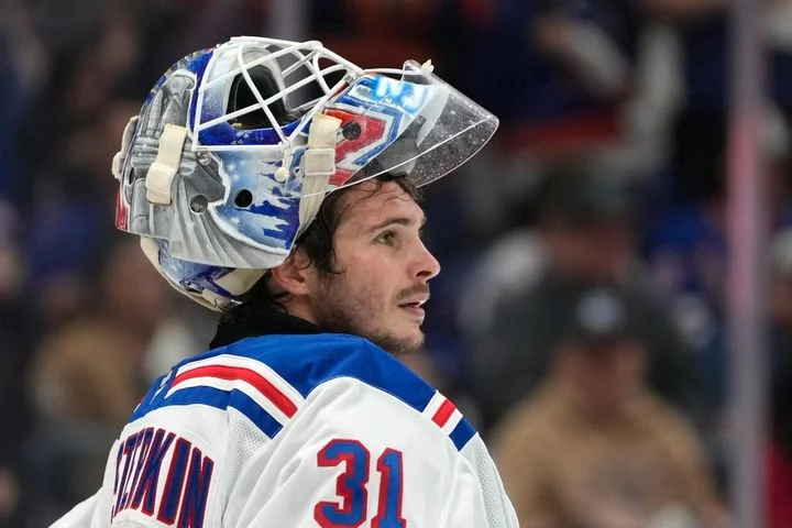 Игорь Шестеркин отразил все 29 бросков «Питтсбурга» и стал второй звездой матча Игорь Шестеркин отразил все 29 бросков «Питтсбурга» и стал второй звездой матча