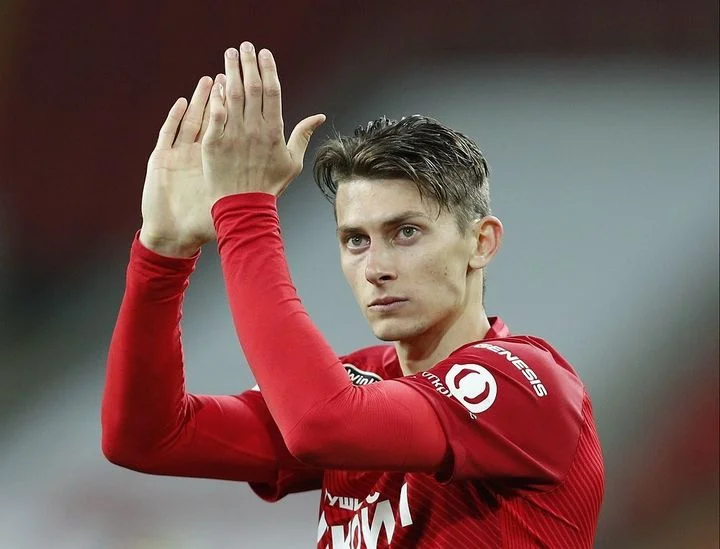 Александр Хаджи: «Честно говоря, я особо как футболиста Кутепова не воспринимаю. У него очень много ошибок» Александр Хаджи: «Честно говоря, я особо как футболиста Кутепова не воспринимаю. У него очень много ошибок»