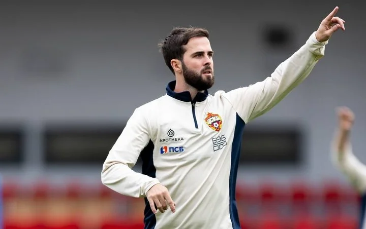 Хавбек ЦСКА Миралем Пьянич: «Я пришел в сильный клуб, о котором в Европе знают. Постараюсь адаптироваться как можно скорее» Хавбек ЦСКА Миралем Пьянич: «Я пришел в сильный клуб, о котором в Европе знают. Постараюсь адаптироваться как можно скорее»