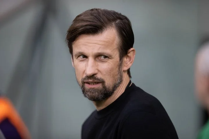 Сергей Семак продлил контракт с «Зенитом» на три года Сергей Семак продлил контракт с «Зенитом» на три года