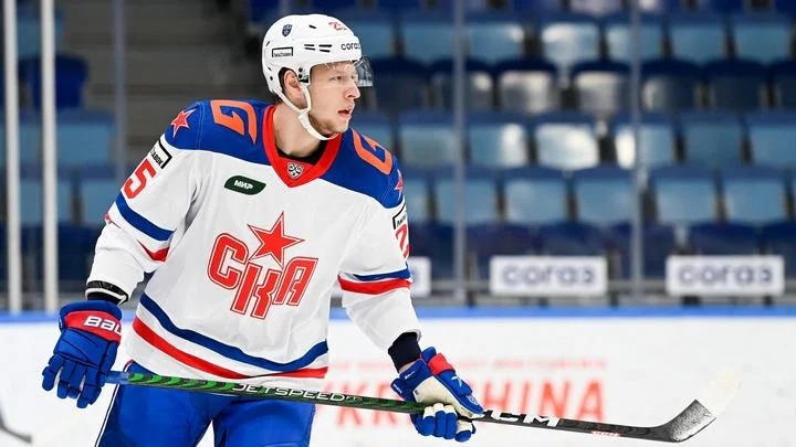 Василий Чижов о подписании Зоркина: «После отъезда Мухамадуллина в НХЛ нам нужен был молодой защитник с опытом игры в КХЛ» Василий Чижов о подписании Зоркина: «После отъезда Мухамадуллина в НХЛ нам нужен был молодой защитник с опытом игры в КХЛ»