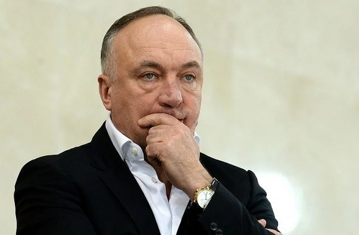 Юрий Яковлев: «Если мы хотим создать в КХЛ несколько суперклубов, то потолок зарплат лучше вообще отменить» Юрий Яковлев: «Если мы хотим создать в КХЛ несколько суперклубов, то потолок зарплат лучше вообще отменить»