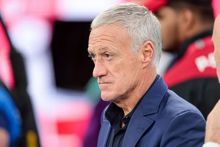 Сборная Франции отказалась от приглашения Зинедина Зидана. Дидье Дешам останется в команде до 2024 года Сборная Франции отказалась от приглашения Зинедина Зидана. Дидье Дешам останется в команде до 2024 года